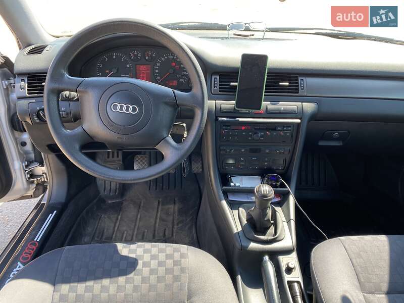 Седан Audi A6 2000 в Одессе