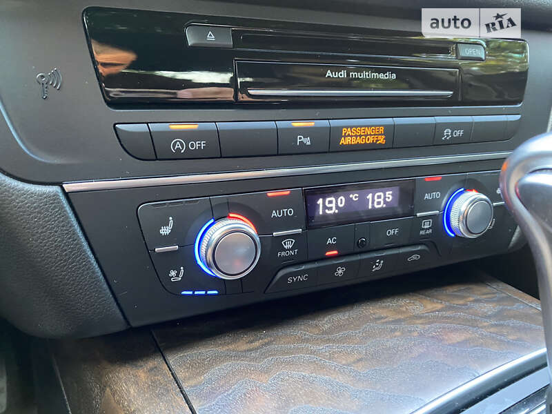 Седан Audi A6 2012 в Иршаве