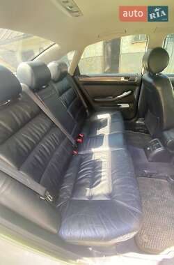 Седан Audi A6 2004 в 