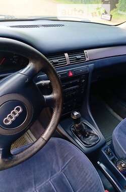 Седан Audi A6 2000 в Дубні