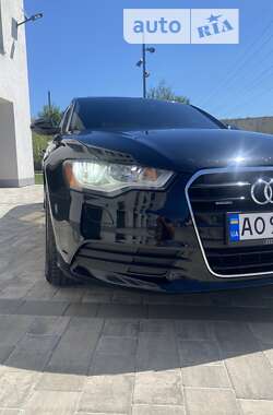 Седан Audi A6 2012 в 