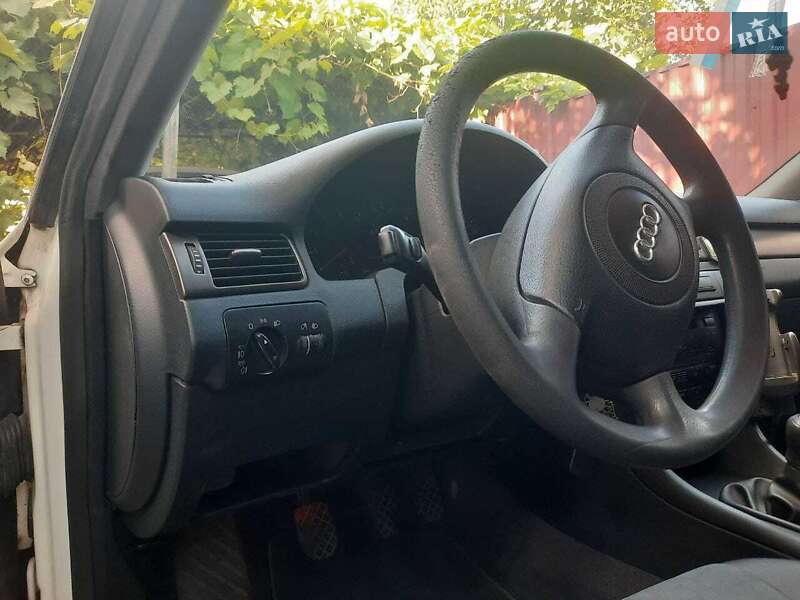 Седан Audi A6 1998 в Виннице