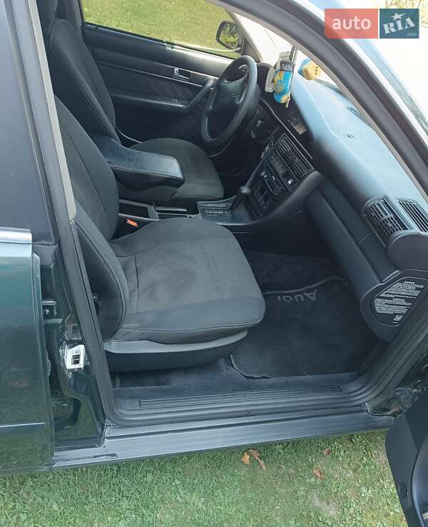 Седан Audi A6 1995 в Чернівцях