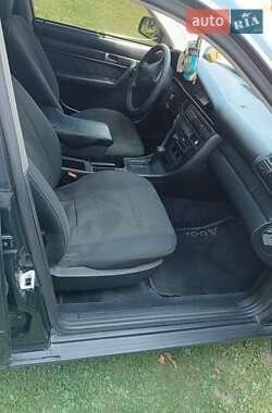 Седан Audi A6 1995 в 