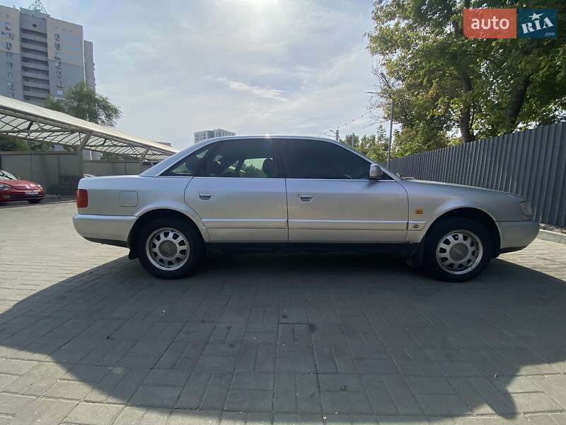 Седан Audi A6 1997 в Днепре