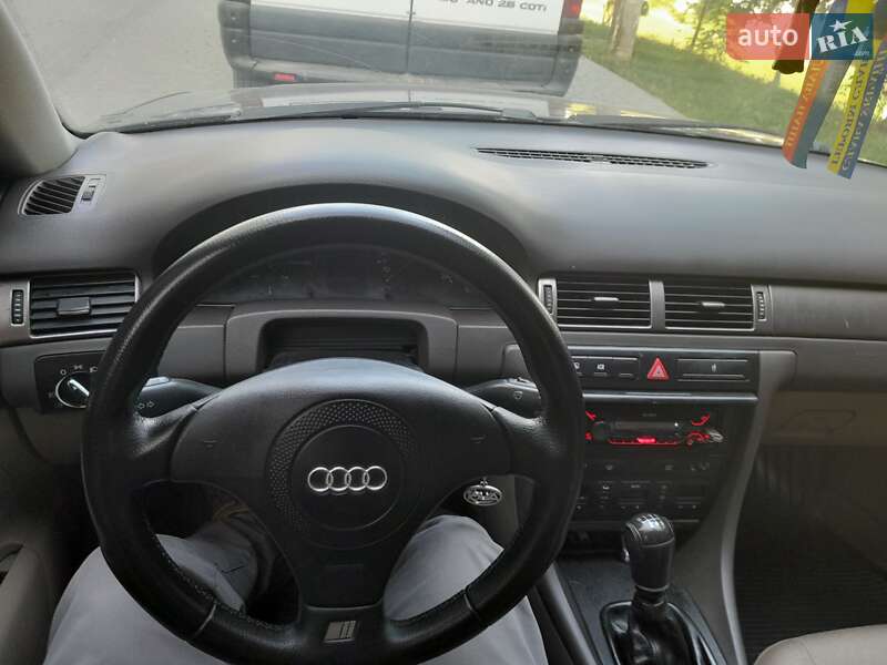 Седан Audi A6 1998 в Новояворовске