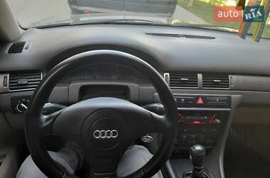 Седан Audi A6 1998 в 