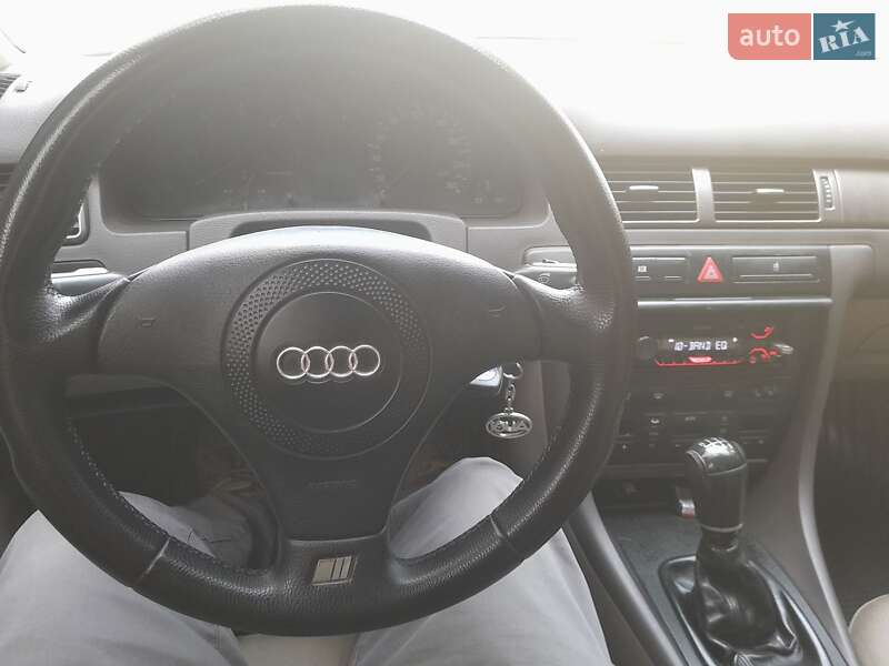Седан Audi A6 1998 в Новояворовске