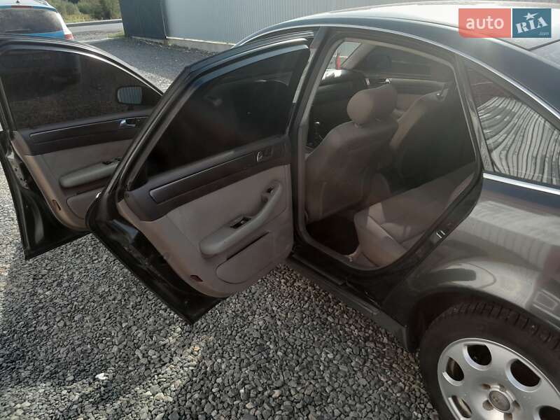 Седан Audi A6 1998 в Новояворовске