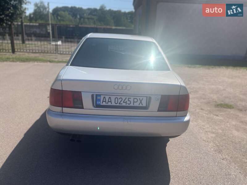 Седан Audi A6 1995 в Коростене