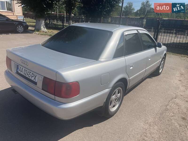 Седан Audi A6 1995 в Коростене