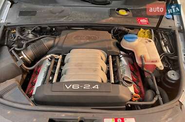 Седан Audi A6 2004 в 