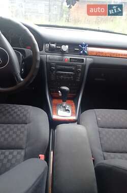 Седан Audi A6 2001 в 