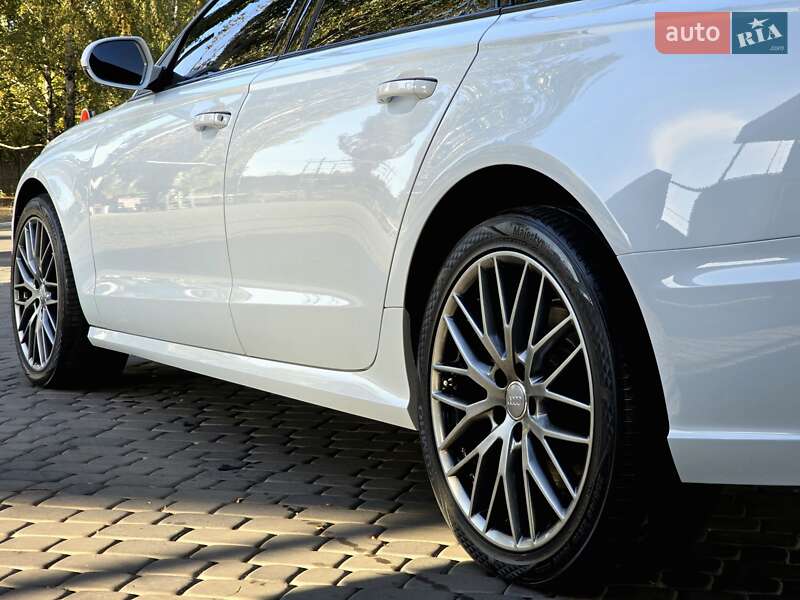 Седан Audi A6 2015 в Першотравенске