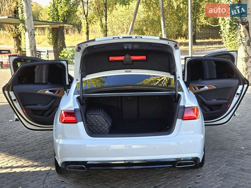 Седан Audi A6 2015 в Першотравенске