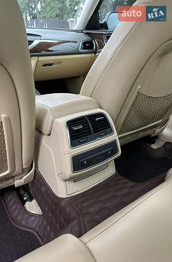 Седан Audi A6 2013 в 