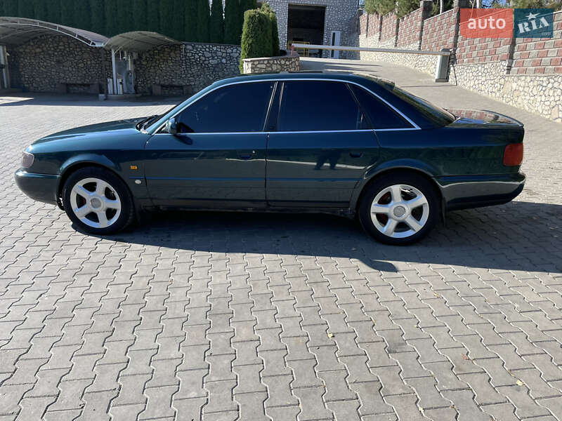 Седан Audi A6 1996 в Подволочиске