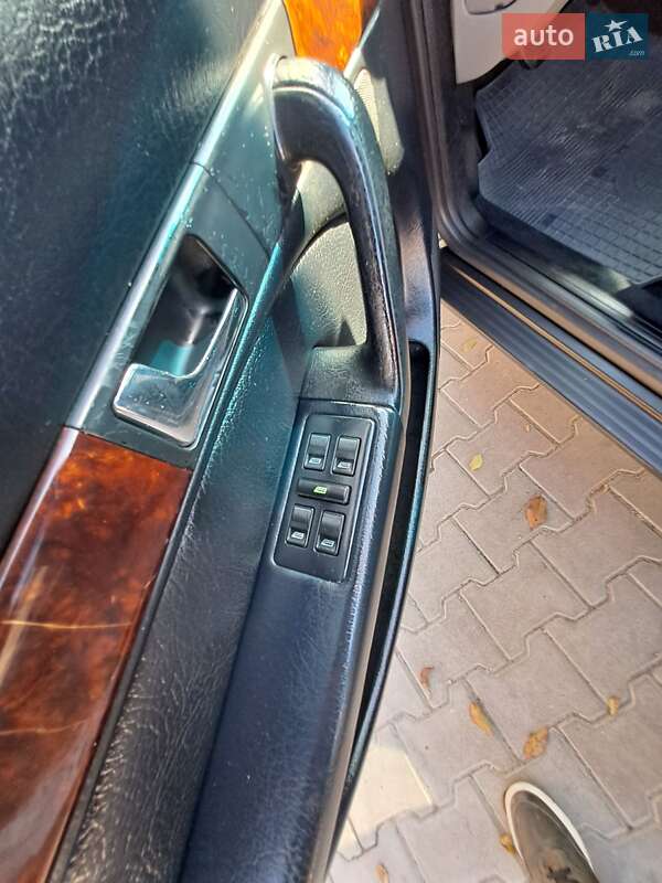 Седан Audi A6 1995 в Чернівцях
