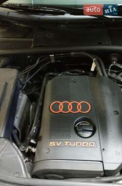 Универсал Audi A6 2000 в 