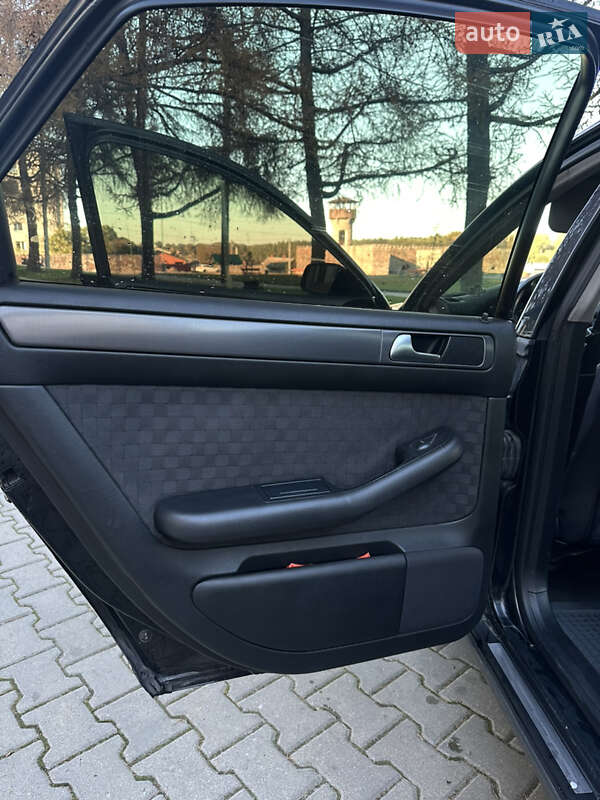 Седан Audi A6 2002 в Звягеле