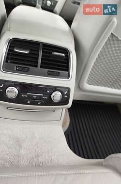 Седан Audi A6 2013 в 