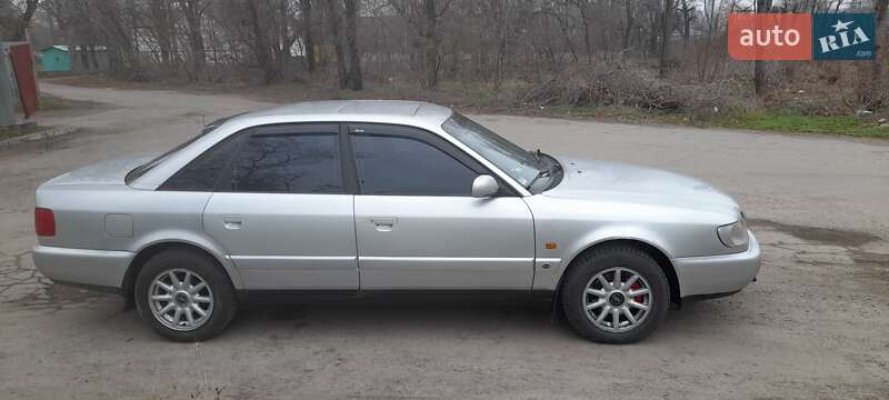 Седан Audi A6 1995 в Запорожье