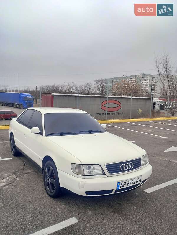 Седан Audi A6 1996 в 