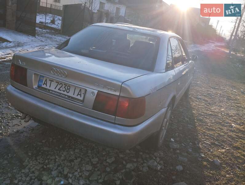 Седан Audi A6 1996 в Надворной