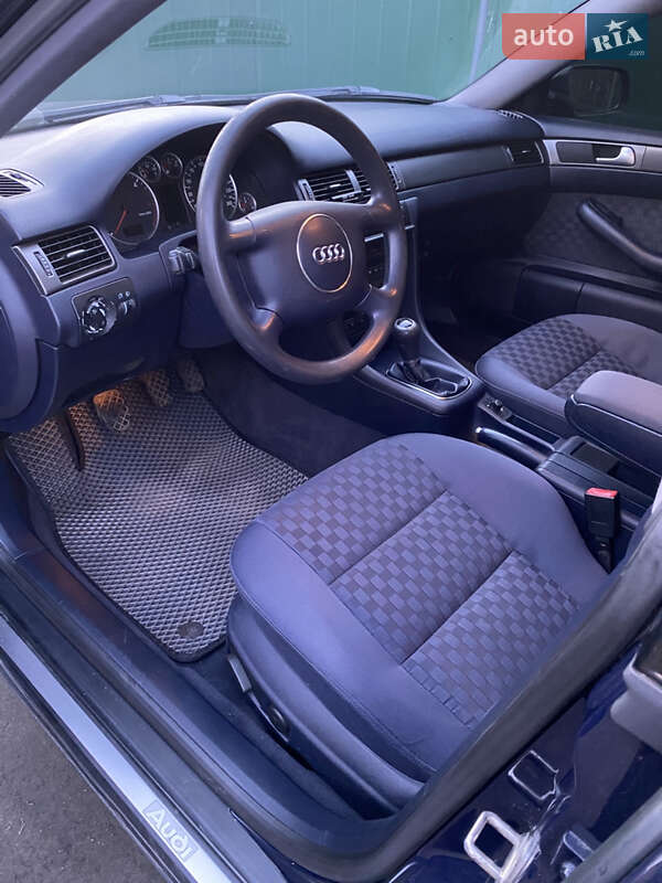 Седан Audi A6 2002 в Горішніх Плавнях
