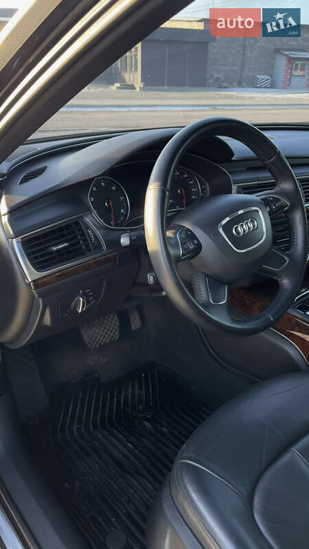 Седан Audi A6 2013 в Сарнах