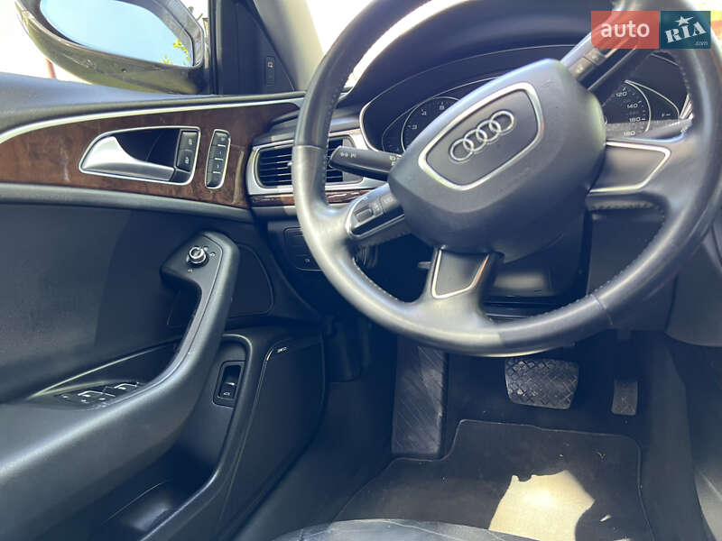 Седан Audi A6 2012 в Жовкве