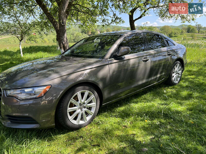 Седан Audi A6 2012 в Жовкве