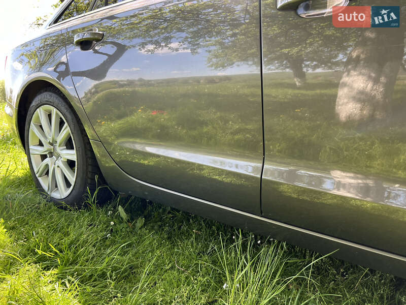 Седан Audi A6 2012 в Жовкве