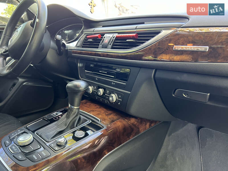 Седан Audi A6 2012 в Жовкве