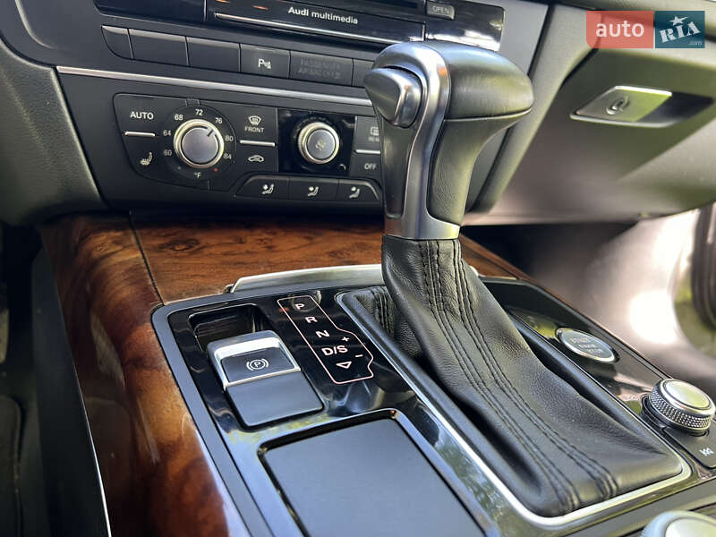 Седан Audi A6 2012 в Жовкве