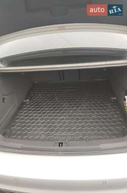 Седан Audi A6 2014 в 