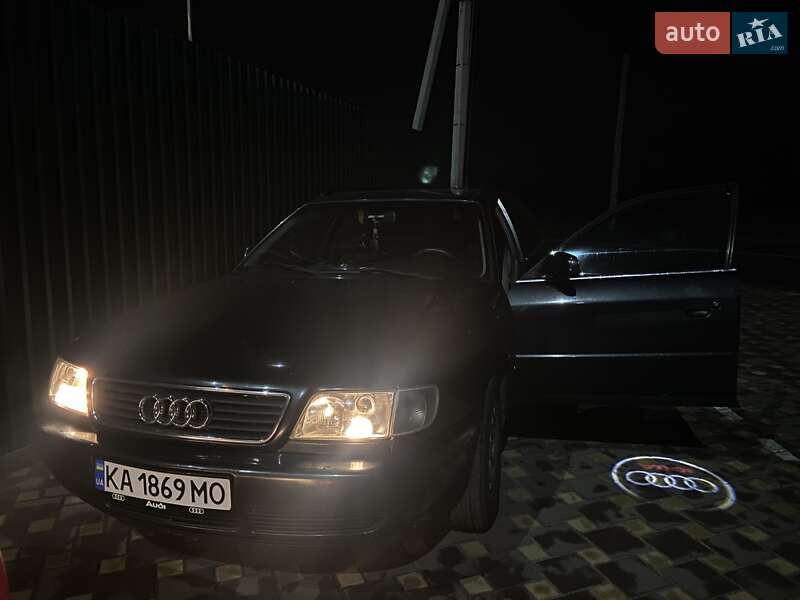 Универсал Audi A6 1996 в 