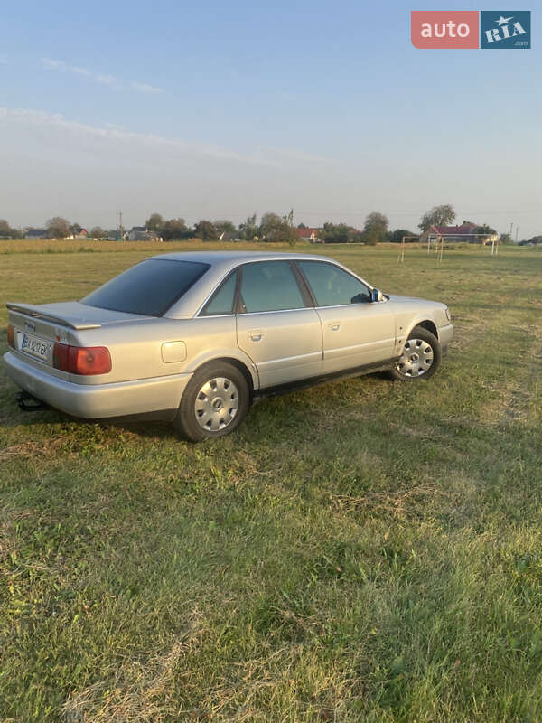 Седан Audi A6 1995 в Дубно