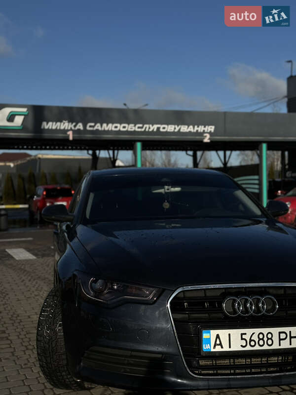 Седан Audi A6 2013 в Коростене