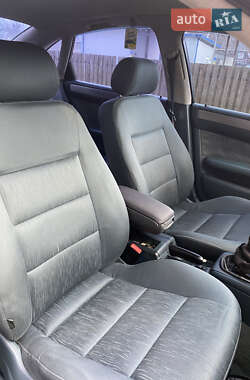 Седан Audi A6 1998 в 