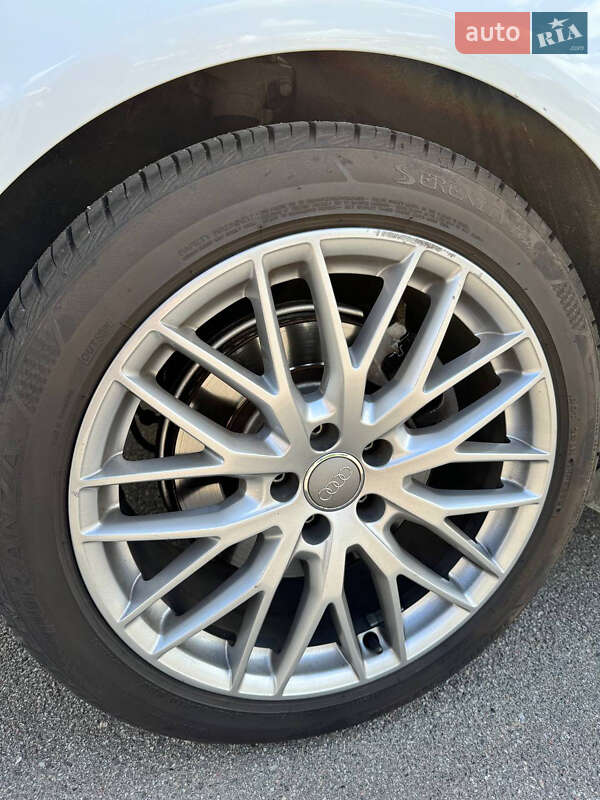 Седан Audi A6 2015 в Луцке