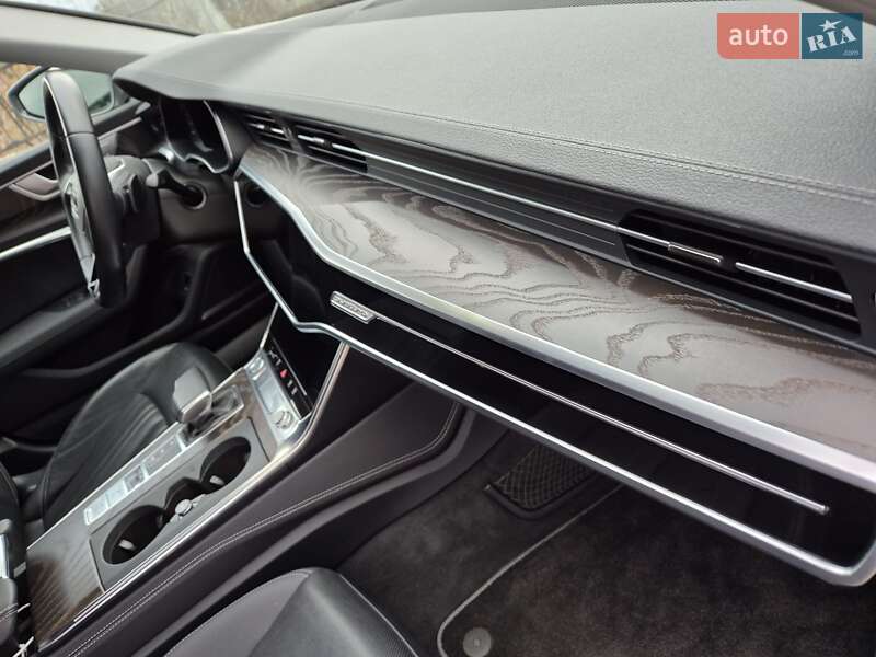 Седан Audi A6 2020 в Киеве