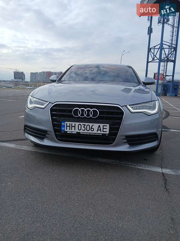 Седан Audi A6 2014 в 