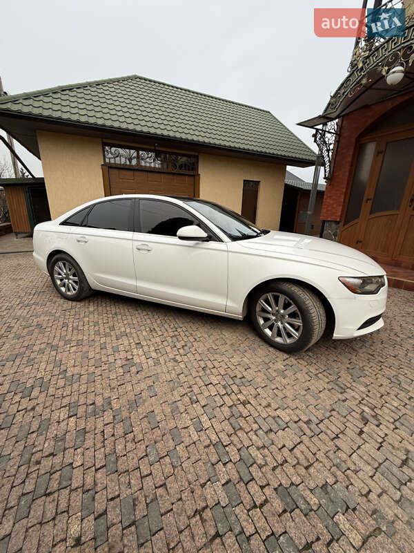 Седан Audi A6 2013 в Львове