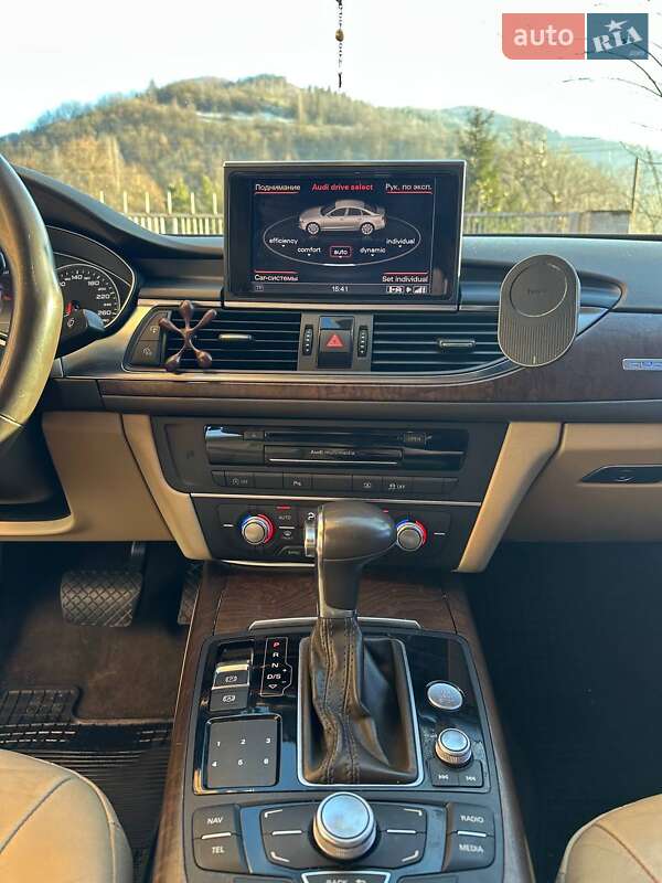 Седан Audi A6 2011 в Рахове
