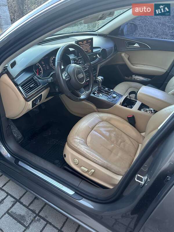 Седан Audi A6 2011 в Рахове