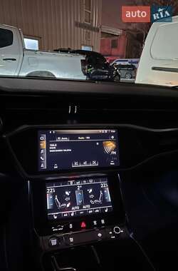 Седан Audi A6 2018 в 