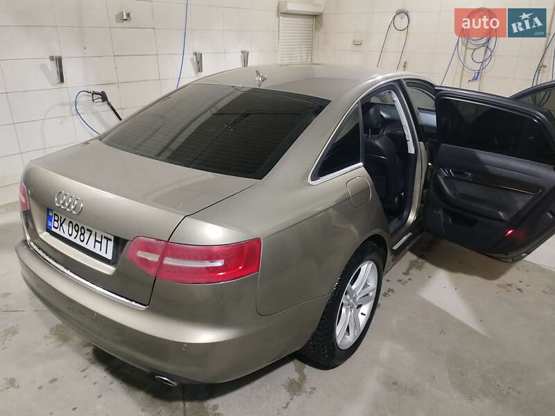 Седан Audi A6 2010 в Красилове