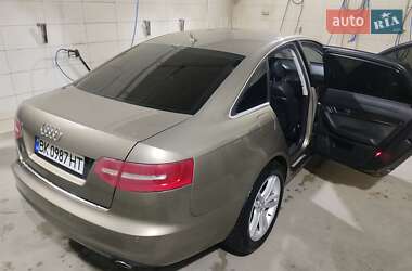 Седан Audi A6 2010 в 