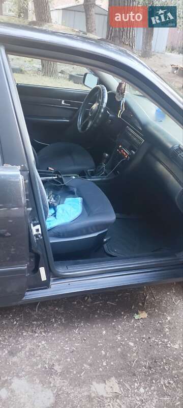 Седан Audi A6 1994 в Кривом Роге